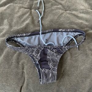 Jolyn swim bottoms size M black and white